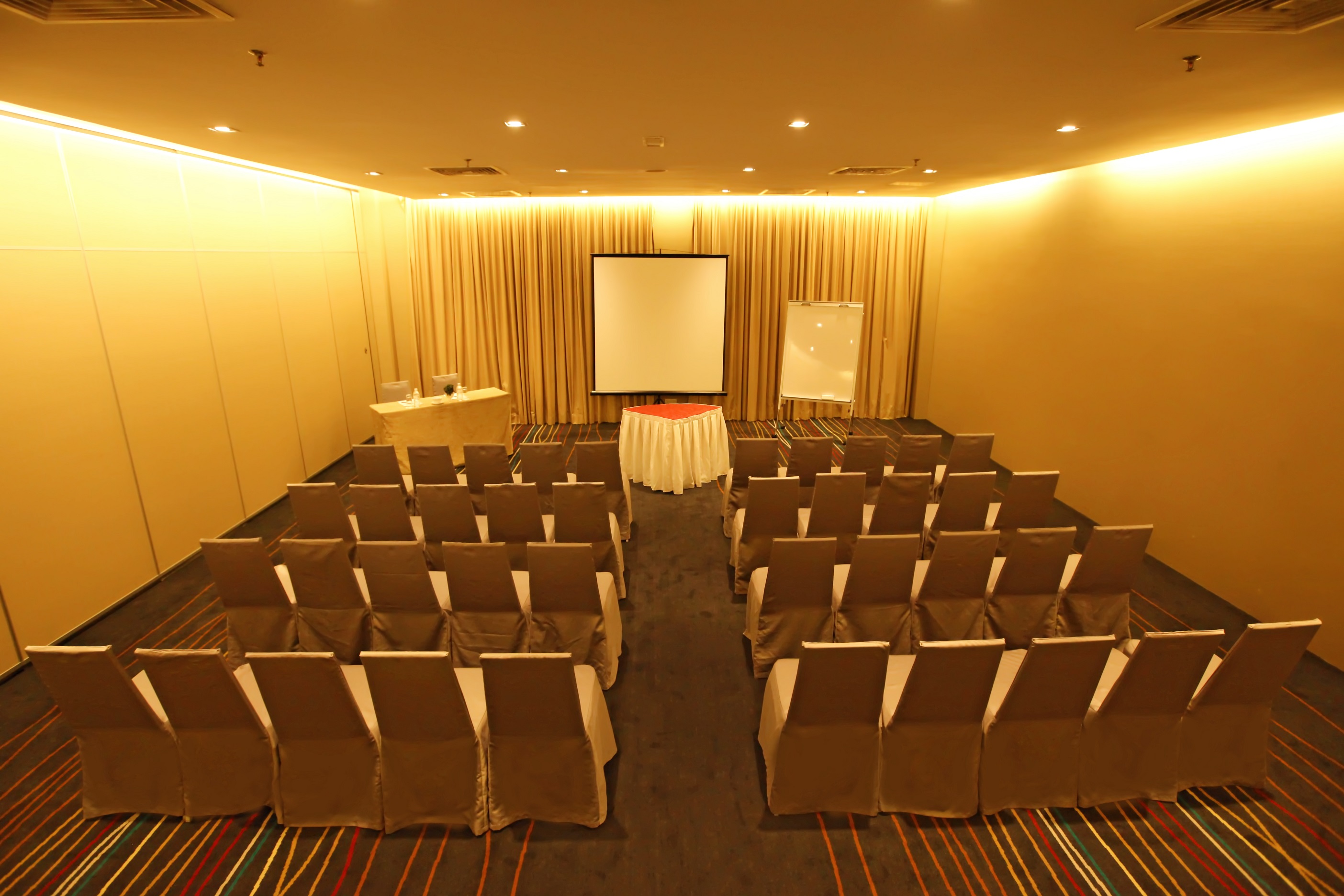 meeting room- theatre set up meeting room- theatre set up